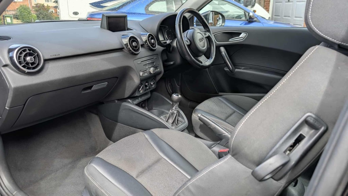 2011 Audi A1 Sport - Photo 6